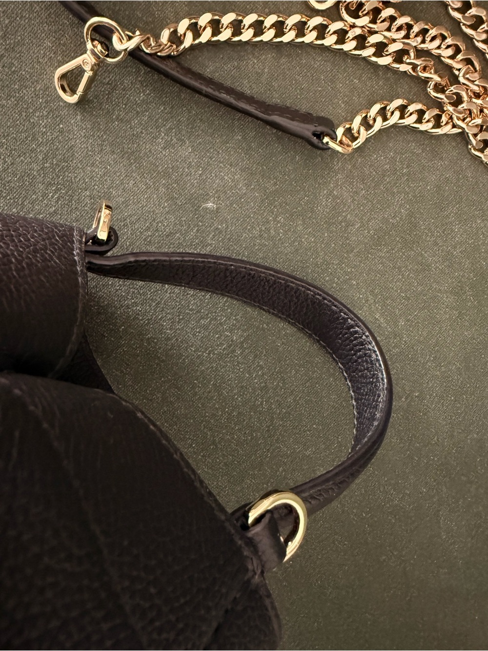 Stow London Mini Curve Crossbody Bag in Leather with Gold Chain Strap - Picture 7 of 13